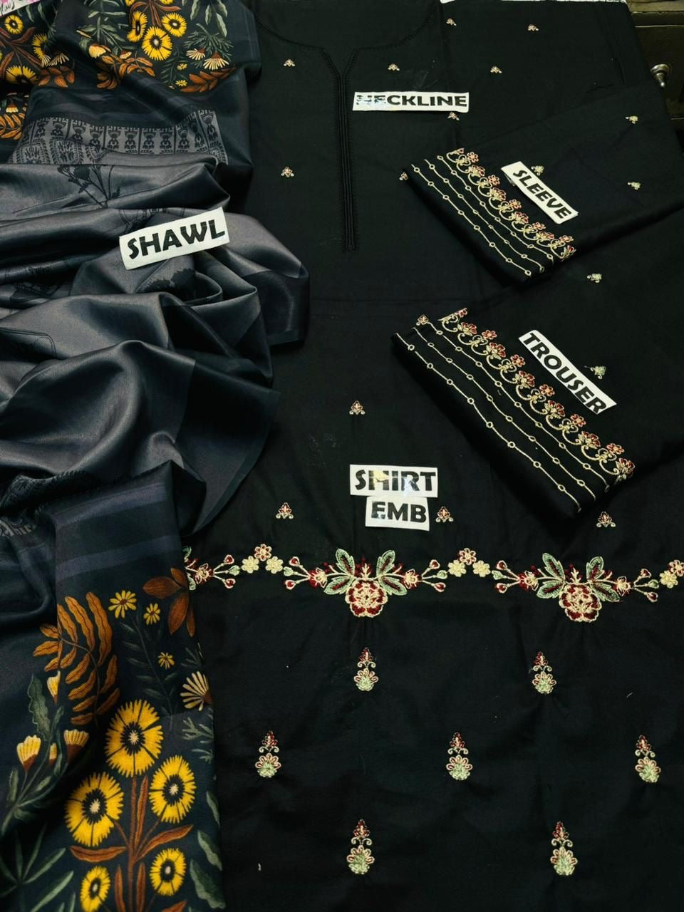 Dhanak 3pc D#1111